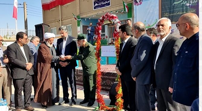 زنگ آغاز سال تحصیلی در دبیرستان آیت‌الله طالقانی بیرجند نواخته شد