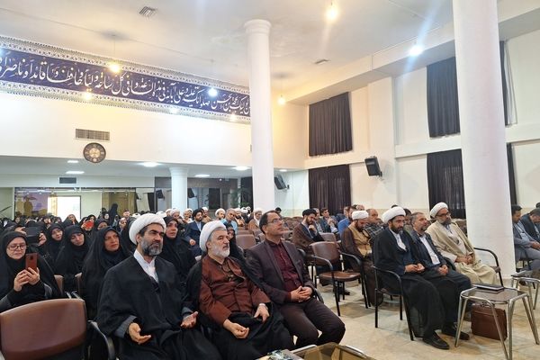 برگزاری اجلاسیه نماز و آیین تجلیل از فعالان نماز مدارس ناحیه ۴ اصفهان