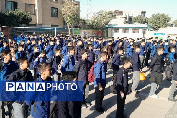 مراسم یادواره شهدا و گرامیداشت هفته دفاع مقدس در مدارس ناحیه 2 شهرری 