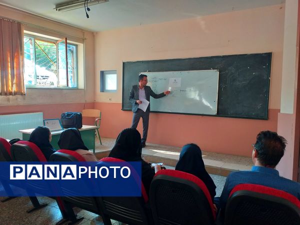 برگزاری جلسه انجمن‌ دانش‌آموزی در پژوهش‌سرای بوعلی سینا شهرستان ملارد