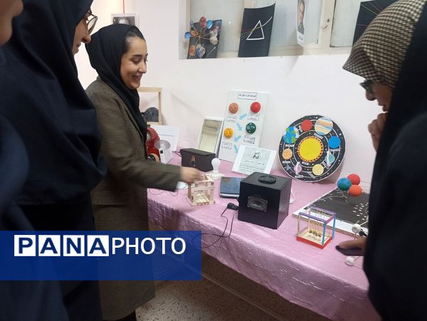 بازدید از نمایشگاه دست سازه هنرستان فنی و حرفه ای دخترانه فلسطین 