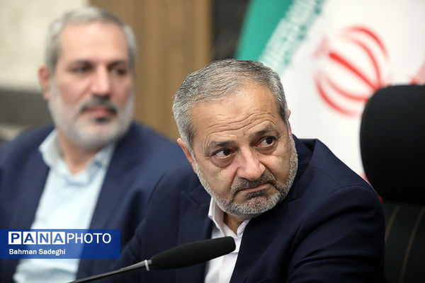 نشست صمیمی وزیر آموزش و پرورش با مدال آوران المپیادهای علمی