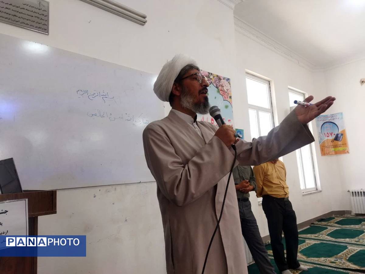 برگزاری جشن تکلیف در دبیرستان نمونه دولتی دانش