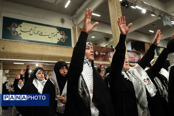 دیدار هزاران نفر از بسیجیان با رهبر معظم انقلاب