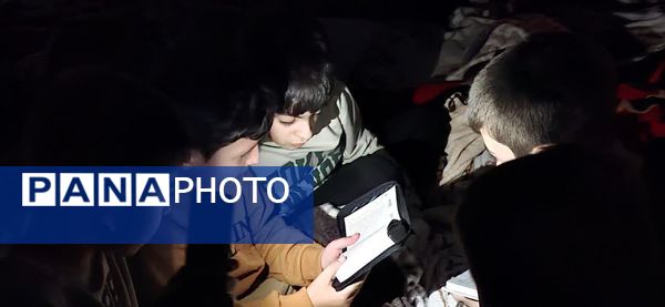 سحرگاه دانش‌آموزان معتکف 