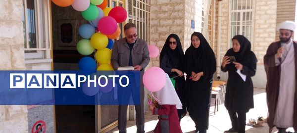جشن غنچه‌ها در اشترینان