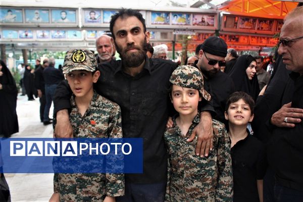 جلوه‌های حزن و خشم در مراسم تشییع شهدا