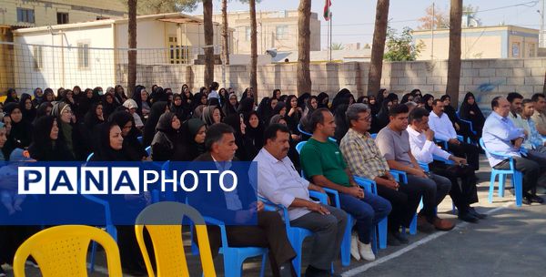 اولین جلسه انجمن اولیا و مربیان در دبیرستان حضرت معصومه (س) شهرستان خلیل‌آباد