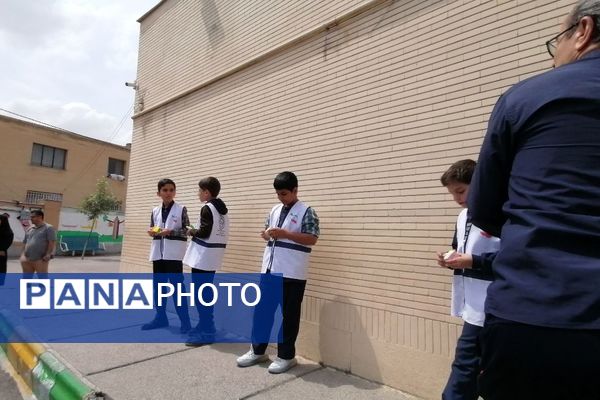 برنامه تجربه‌گردانی طرح مدرسه بدون پسماند در دبستان شهید رازدان ناحیه ۷ مشهد