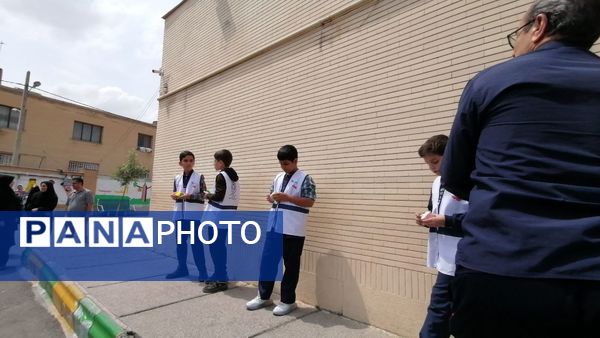 برنامه تجربه‌گردانی طرح مدرسه بدون پسماند در دبستان شهید رازدان ناحیه ۷ مشهد