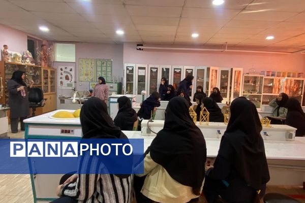  اردوی علمی در پژوهش سرای دانش آموزی بصیرت