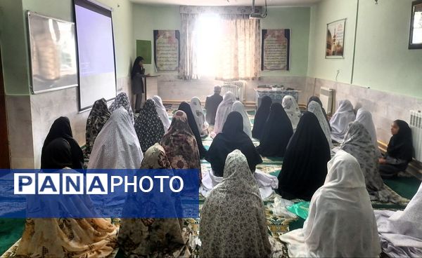 جلسه جهاد اسلامی حجاب و عفاف دختران در دبیرستان حاج مهدی روحانی شهرستان خلیل آباد 