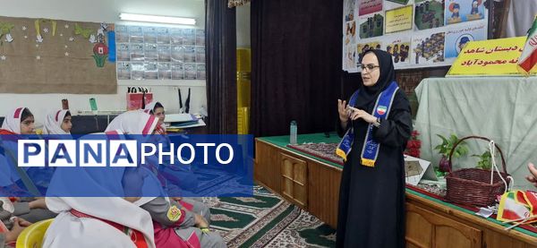 بازدید رئیس سازمان دانش‌آموزی از دبستان شاهد دختران