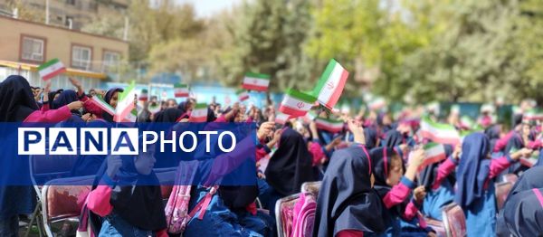 جشن شکوفه ها در دبستان شهید رضا نایب ناحیه۴ مشهد