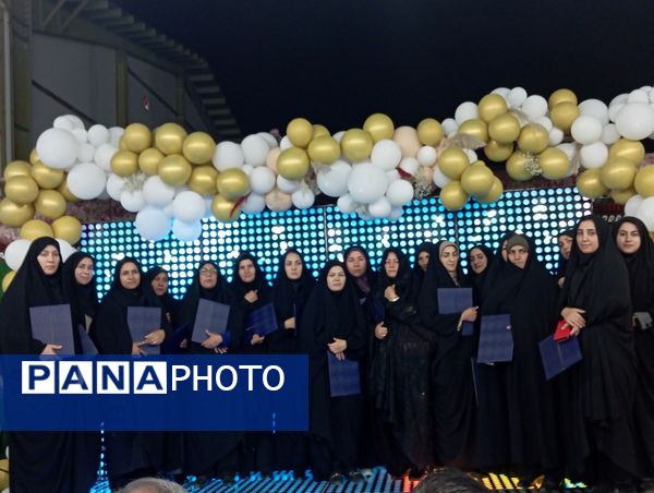 مراسم تجلیل از معلمان نمونه در شهرستان صالح آباد 