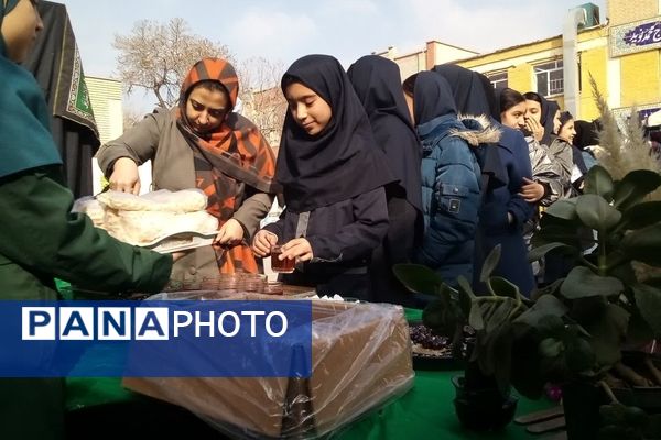 برپایی موکب شهادت حضرت فاطمه(س) در دبیرستان دخترانه نوید ناحیه ۵ مشهد