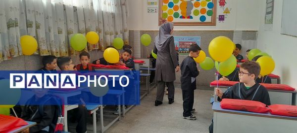 جشن شکوفهها در مدرسه نسل روشن ناحیه 2 کرج