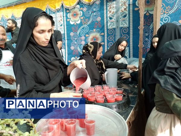 برپایی ایستگاه صلواتی در روستای نقاب شهرستان خلیل آباد