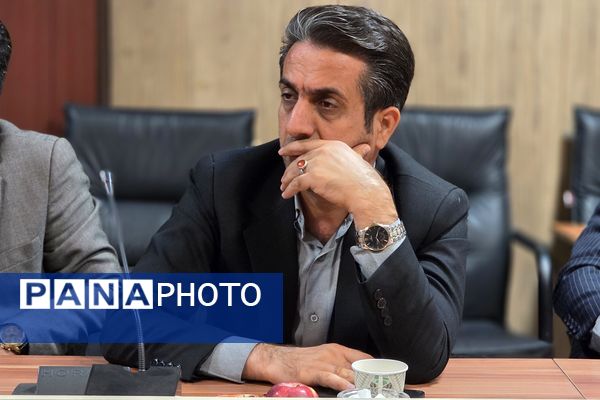 سومین جلسه شورای آموزش و پرورش ناحیه دو بهارستان