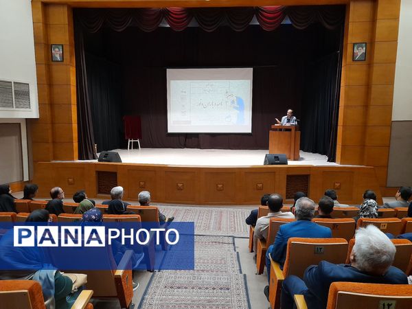 رونمایی از کتاب «نامه و باران و نور»