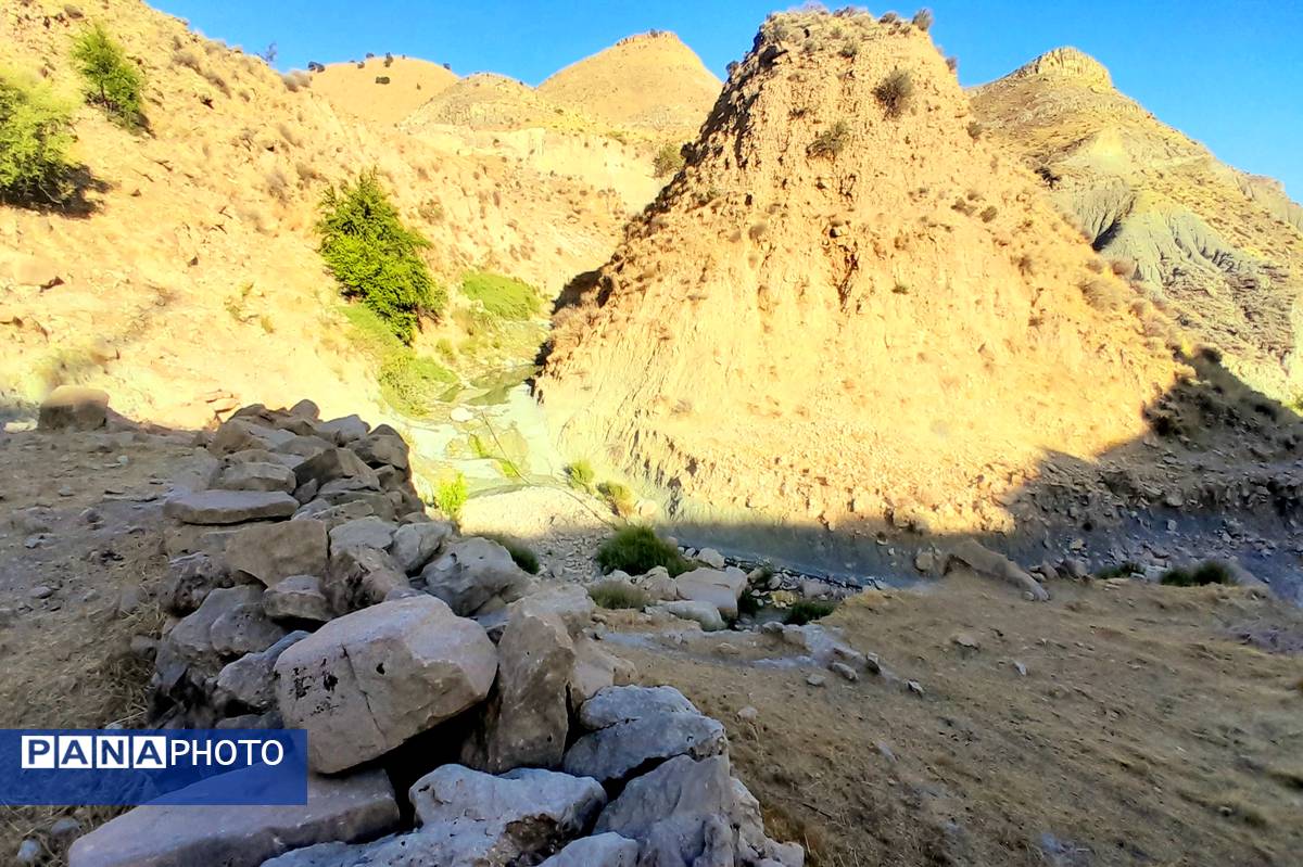 روستای برد‌زرد نگینی غریب در شهرستان لنده