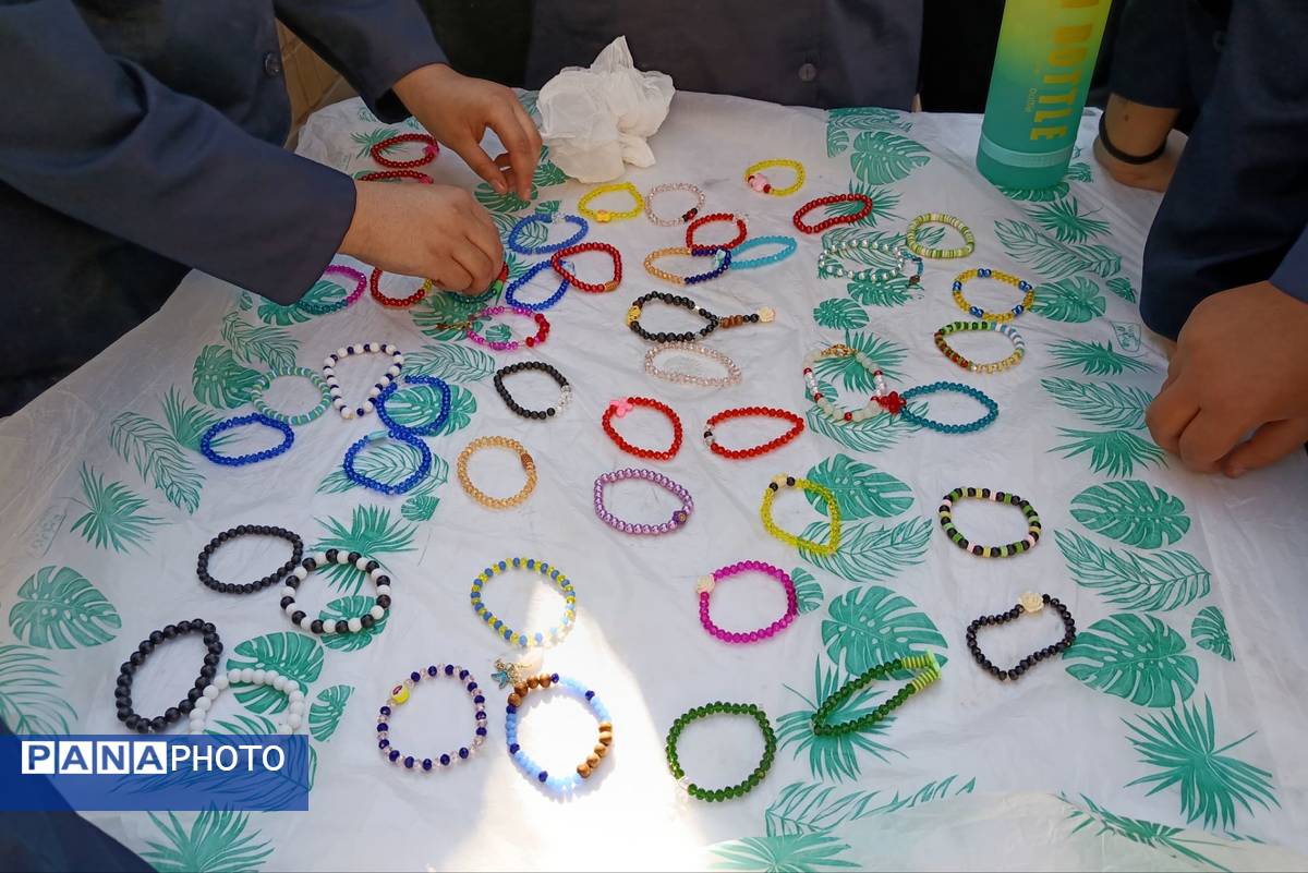 بازارچه غذا و صنایع دستی دانش آموزان دبیرستان صدیقه کبری 