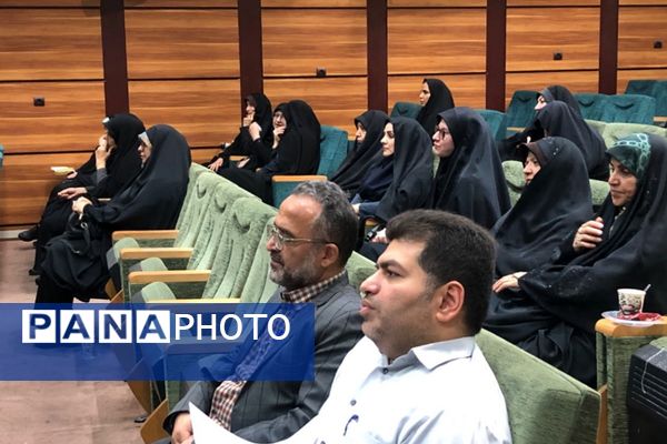 برگزاری جلسه آموزشی پژوهشی کمیسیون اقوام و فرق و مذاهب در سالن فدک ناحیه 2 شهرری 