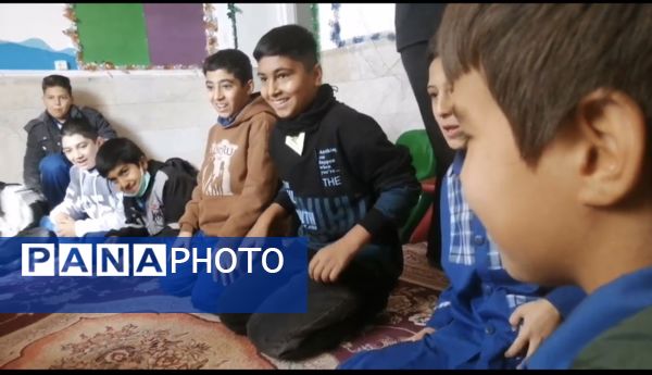 دانش آموزان دبستان امیر آقایی مهمان برنامه پرنشاط جوانه های کانون لقمان کاشمر