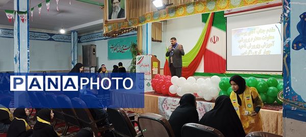  همایش یاوران انقلاب در دبیرستان امام سجاد (ع) ناحیه ۴ کرج