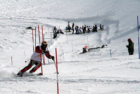 آغاز رقابت‌های اسکی قهرمانی کشور
