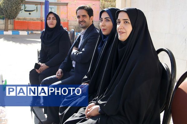 انتخابات  همیار مشاور در مدرسه نشاط بهارستان دو