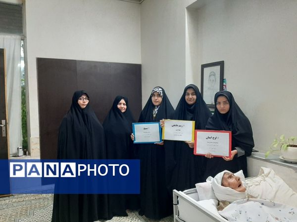 غبار‌روبی مزار شهدا و دیدار با مادر شهید در خلیل‌آباد