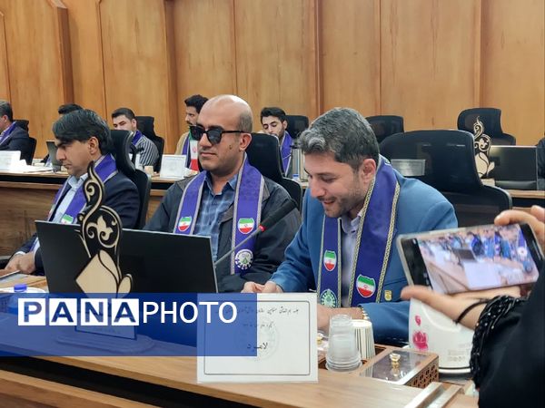 نشست هم‌اندیشی مسئولان سازمان دانش‌آموزی استان فارس روز دوم