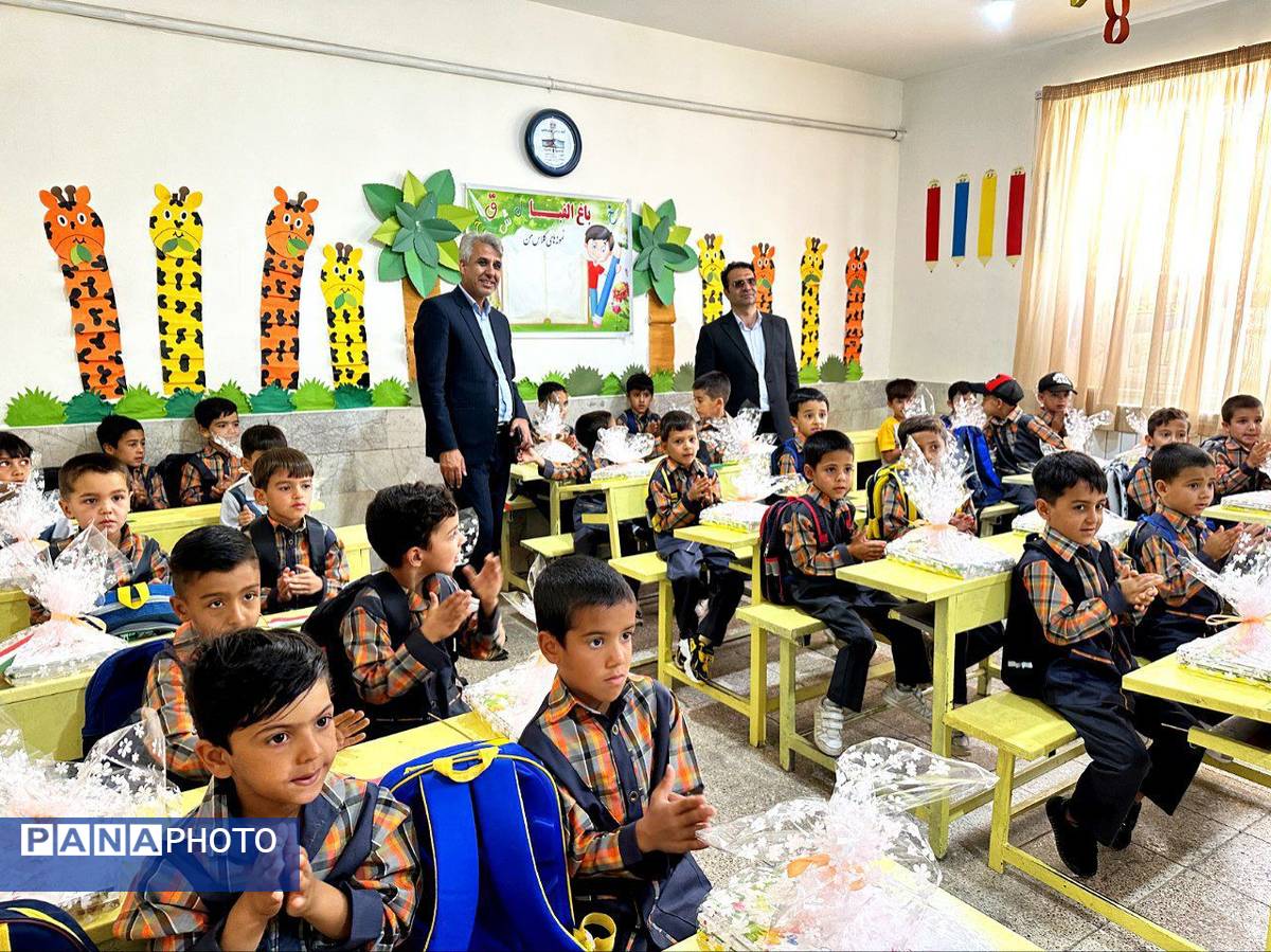 جشن شکوفه ها برای پسران کلاس اولی دبستان شهید عجمی فدافن