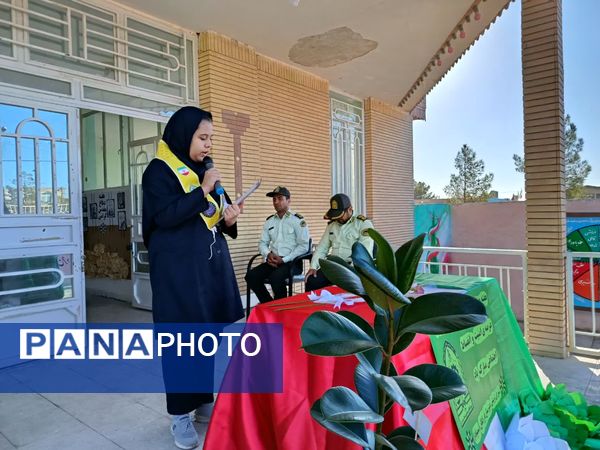 گرامیداشت هفته نیروی انتظامی در دبیرستان فرزانگان خواف 