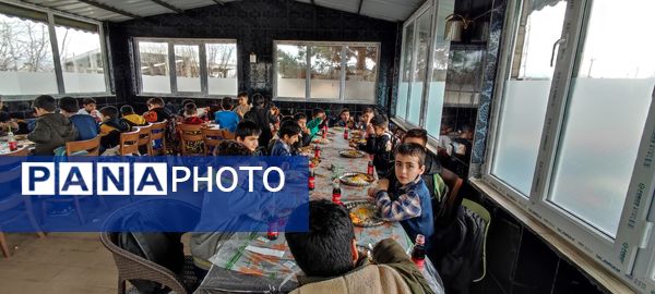 اردوی دانش‌آموزان مدرسه مبین در شهربازی پارک کوثر شیروان