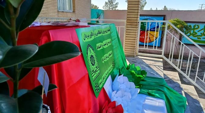 گرامیداشت هفته نیروی انتظامی در دبیرستان فرزانگان خواف 