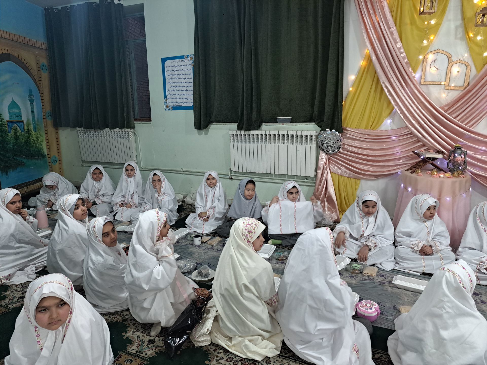 برگزاری افطاری برای روزه اولی‌ها در دبستان شهید‌هاشمی ناحیه پنج 
