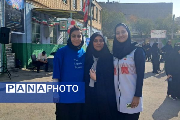 المپیاد ورزشی درون مدرسه‌ای در دبیرستان حجاب ناحیه یک شهرری