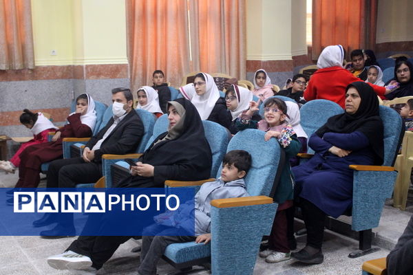 جشن دانش‌آموزان مدارس استثنایی شهرستان بوشهر به‌مناسبت میلاد حضرت زهرا (س) و روز مادر