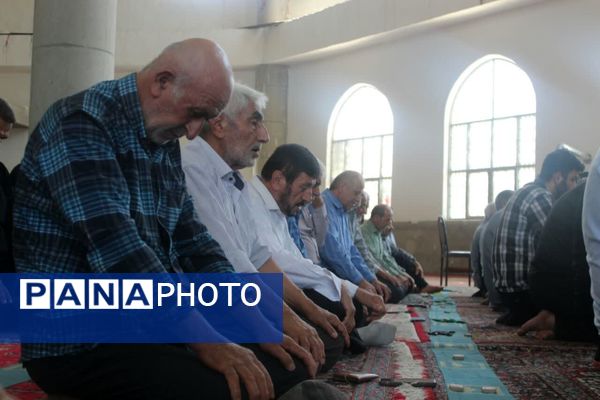 اقامه نماز جمعه‌ در گلوگاه 
