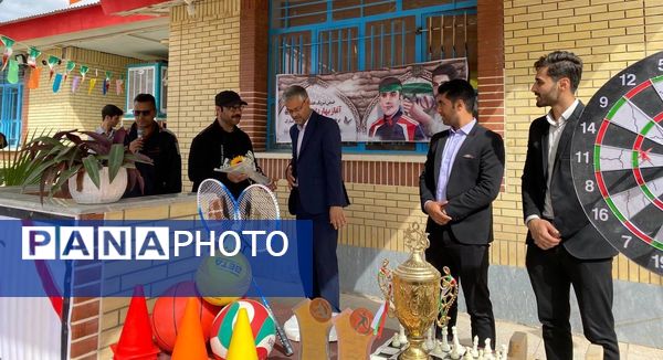 المپیاد ورزشی درون مدرسه‌ای در آموزشگاه‌ شهید اشرفی اصفهانی