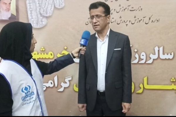 شهیدان باید به عنوان الگوهایی درخشان برای نسل‌های آینده معرفی شوند