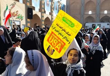 روایت خبرنگار ناحیه دو یزد از راهپیمایی روز دانش آموز 