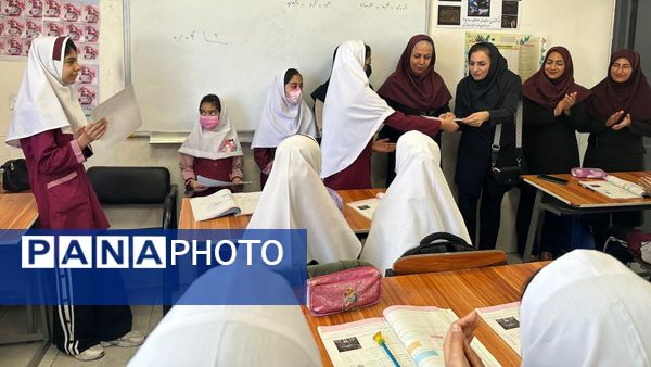 تقدیر از برگزیدگان ویژه‌برنامه هفته جهانی فضا در مدارس حاجی‌آباد
