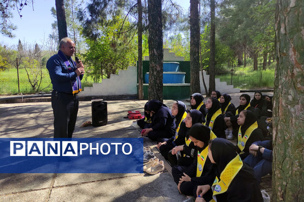 اردوی پایانی پیشتازان دختر مقطع متوسطه ناحیه 4 شیراز 