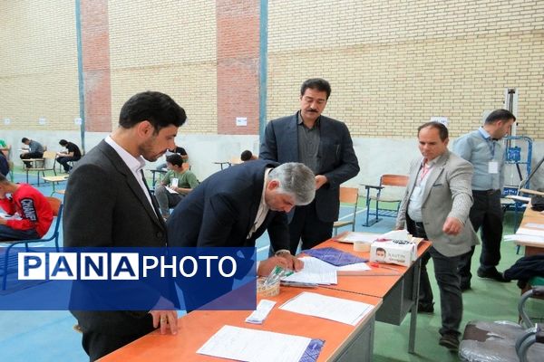 بازدید ستادی از حوزه‌های برگزاری امتحانات نهایی در شهرستان فاروج 