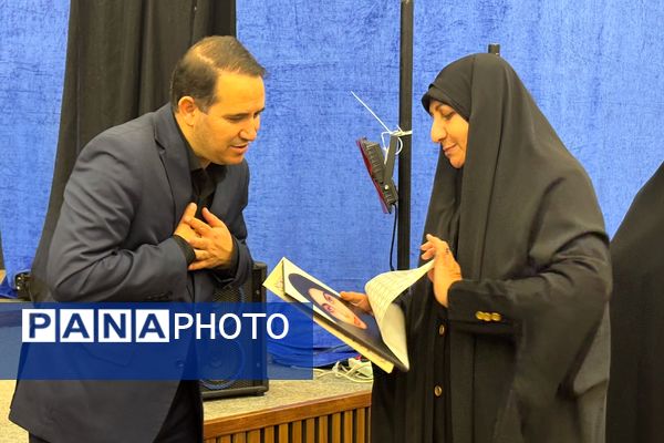 فریاد بی صدای شهادت حضرت زهرا(س) از سالن همایش اداره آموزش و پرورش شهرستان اسلامشهر به گوش رسید
