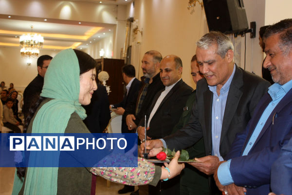 آیین تجلیل از رتبه‌های برتر کنکور ۱۴۰۳ شهرستان ملارد 