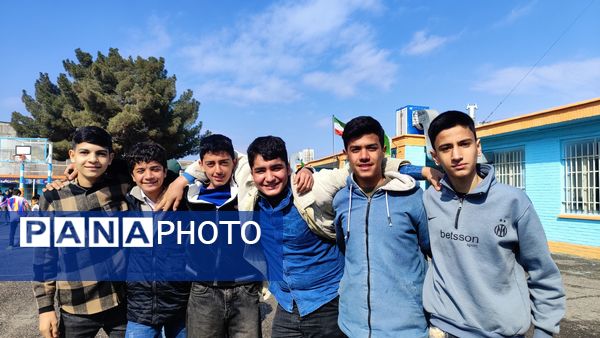 فینال مسابقات گل کوچیک در دبیرستان شاهد ابوذر غفاری 